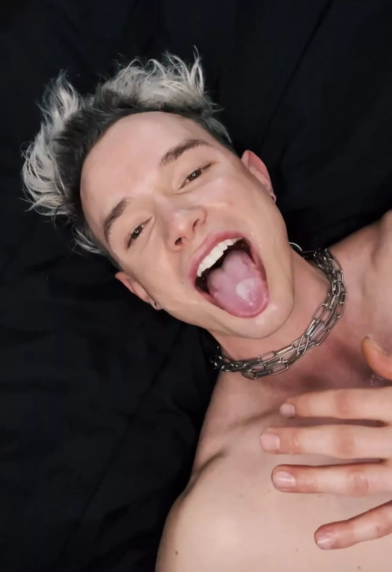 Love giving myself a facial 💦😌