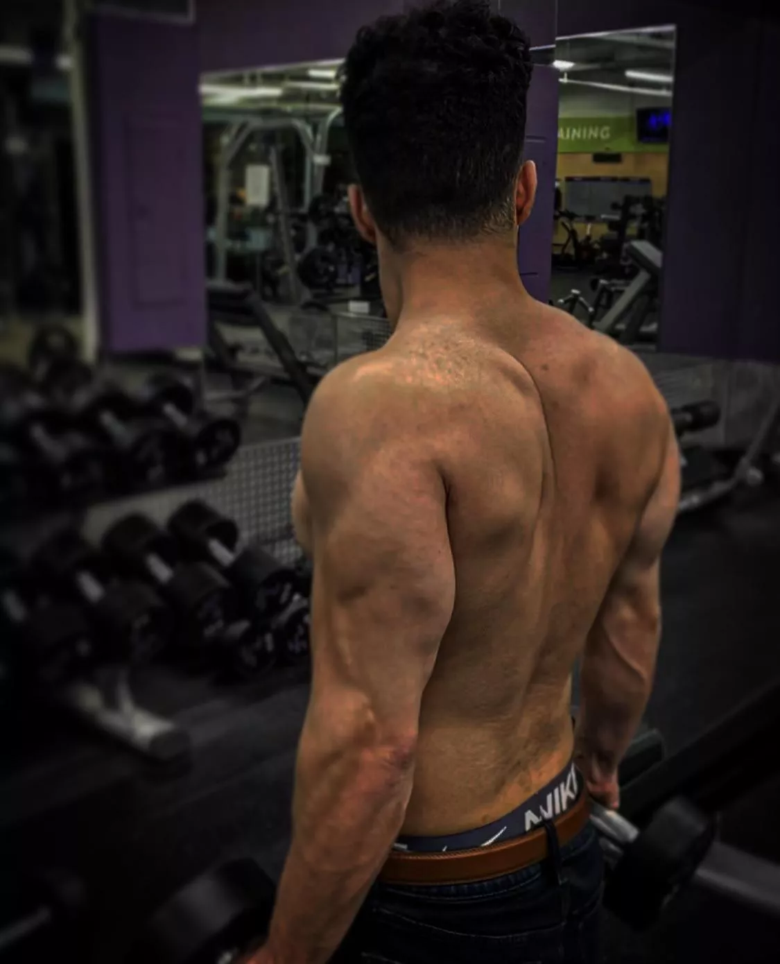 (M) Who wants to be my new gym girl