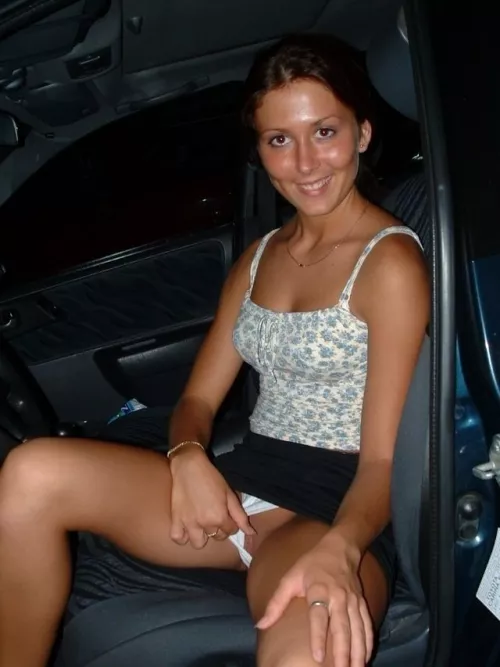 Mature hotwife [image]