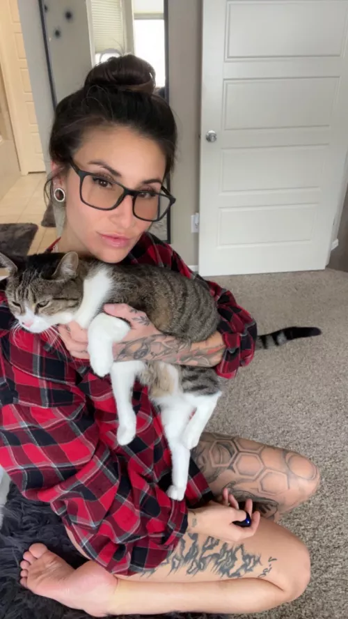 My kitty is the best 😽 [f]