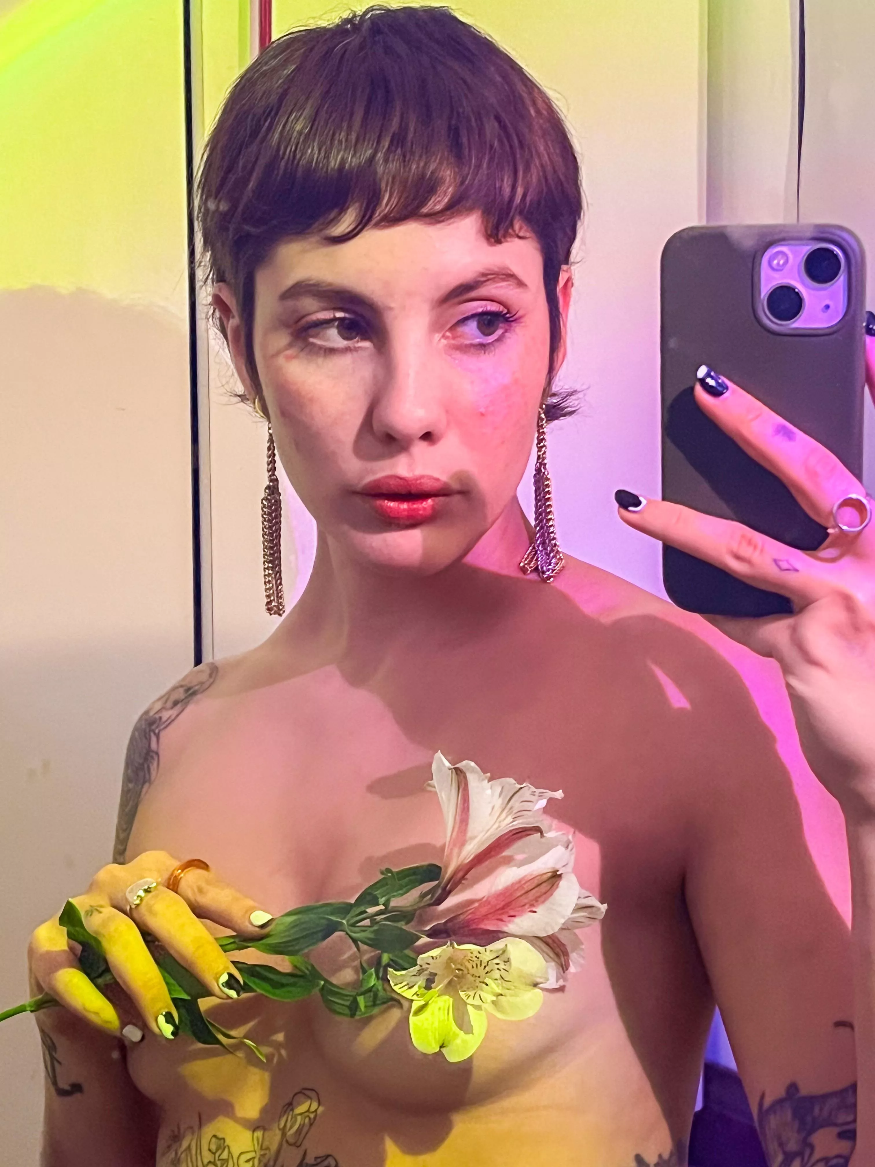 short hair smallest tits biggest heart 🤞🏼