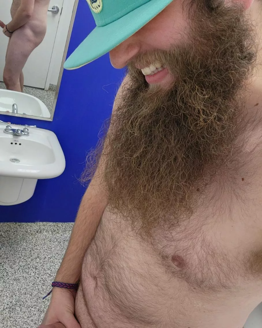 Smiley 🐻. Peep my reflection. 😈🤭