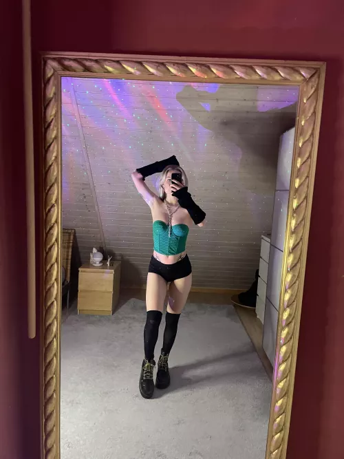 tell me if im wifey material <3