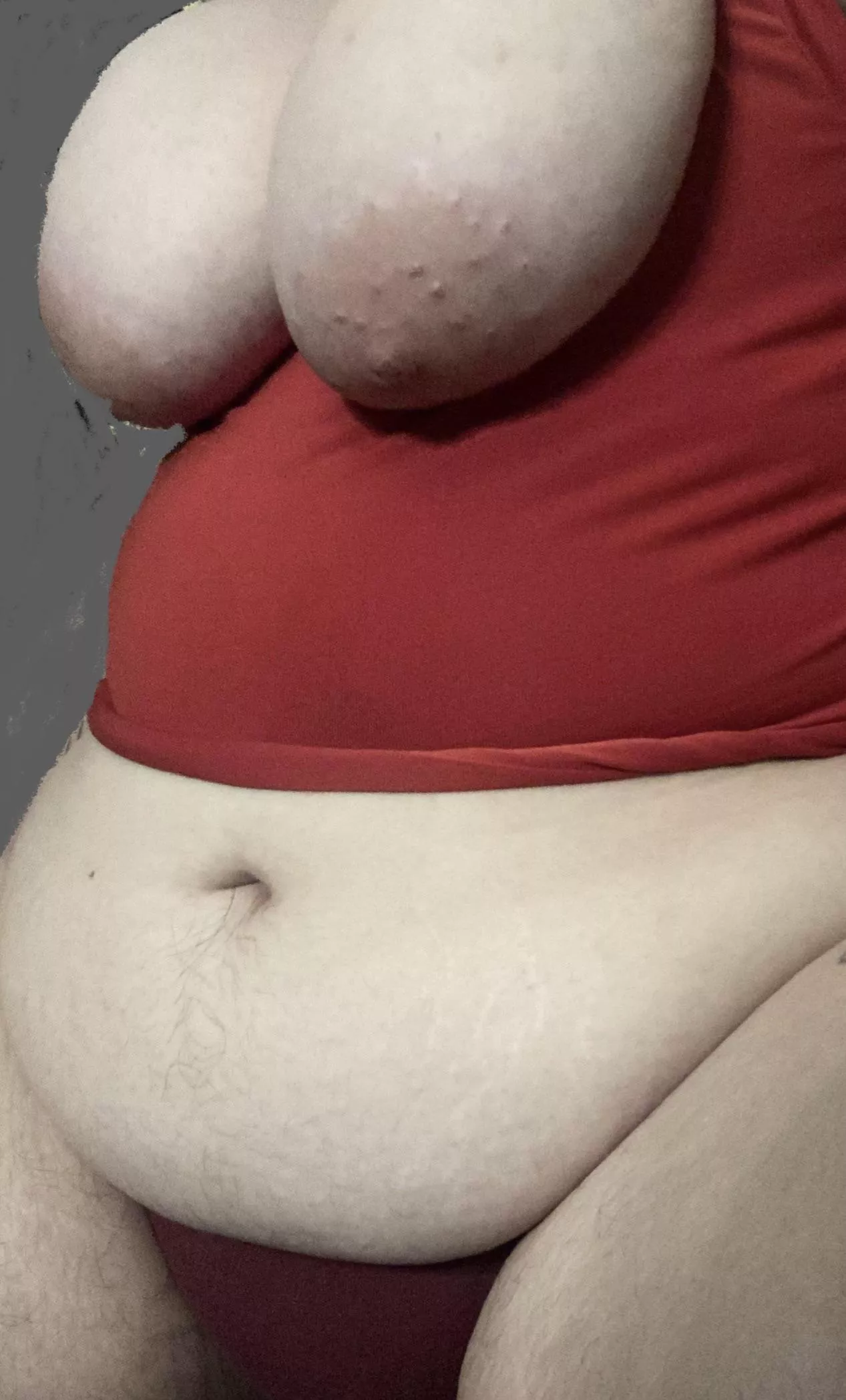 That belly hang hehe