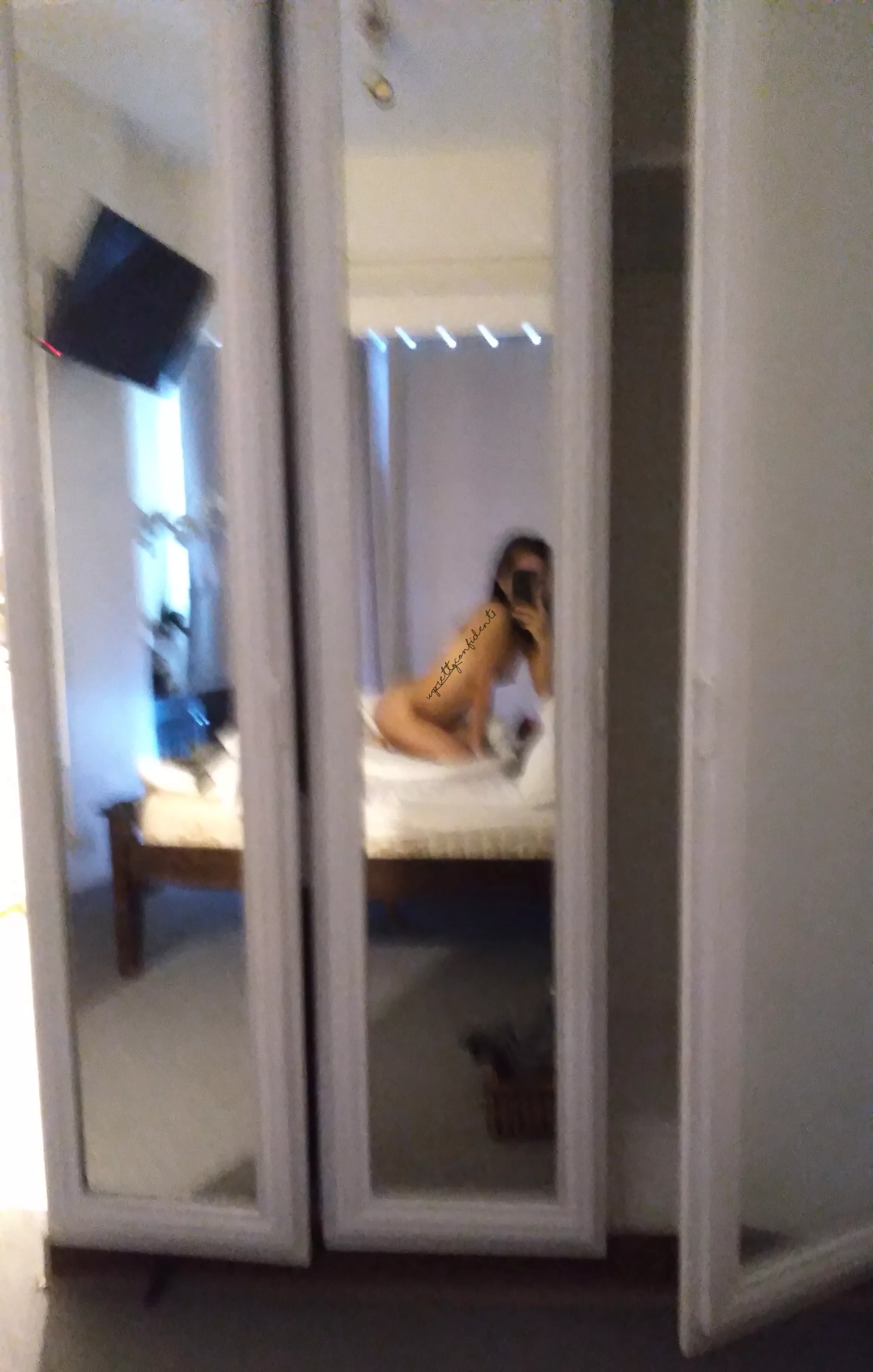 Wanna be on the same mirror with me[?]