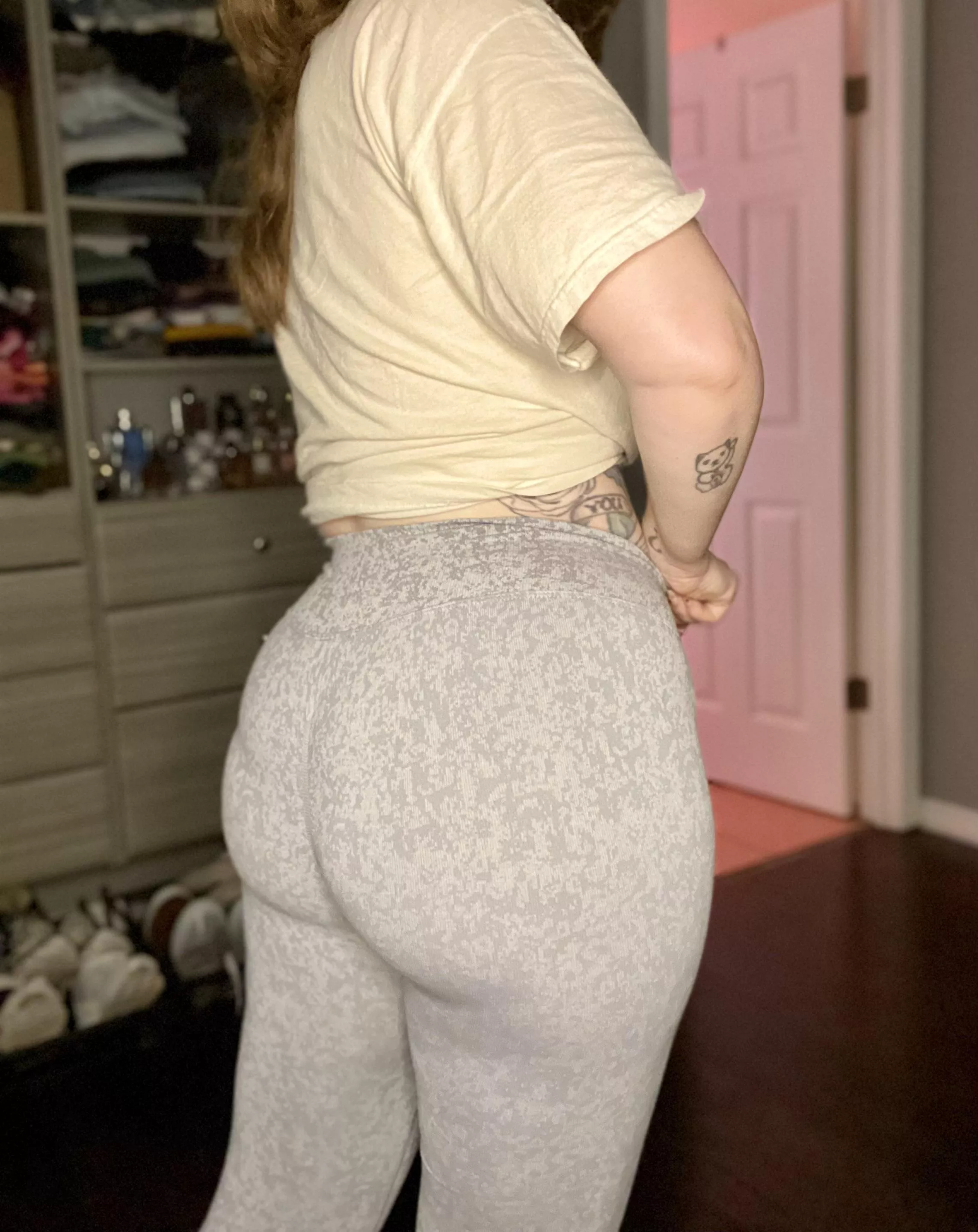 Wanna squeeze these cheeks🤭