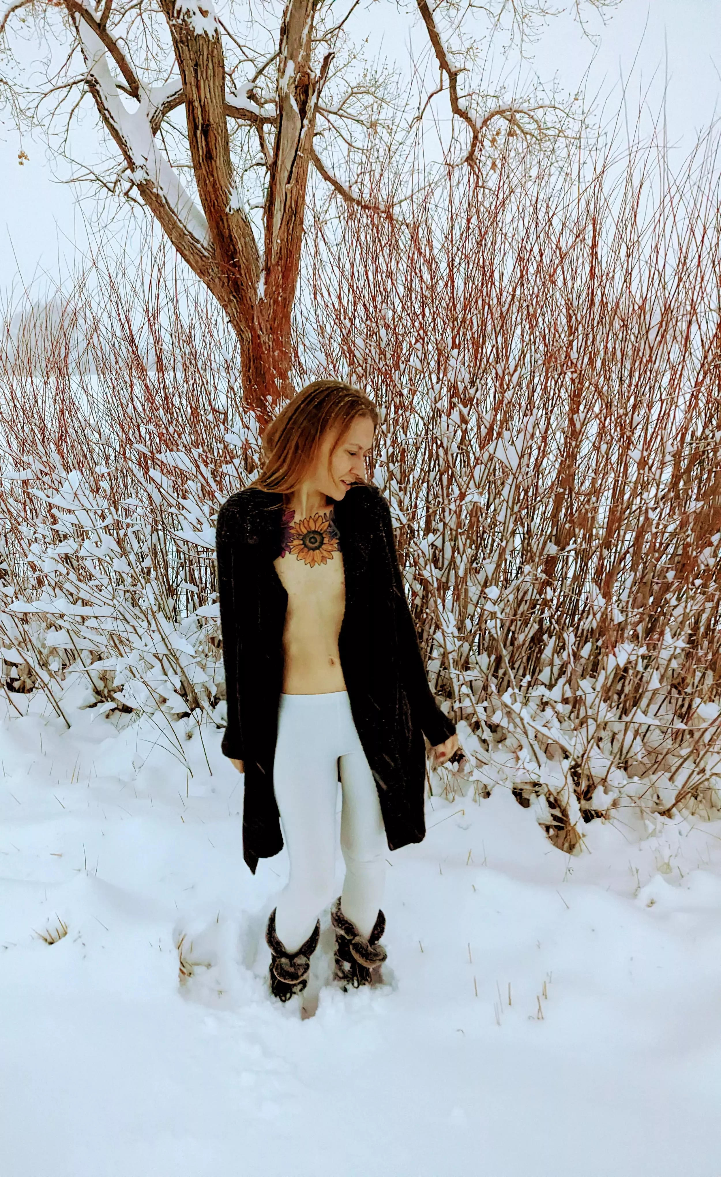 When it snows I start to get naked 🤷