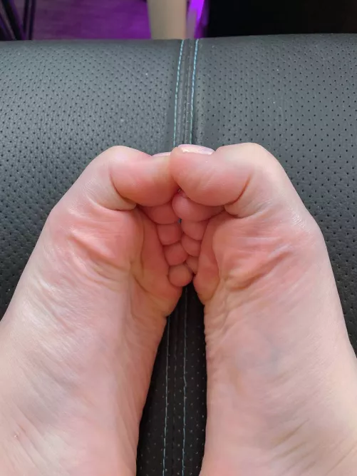Will you cum in that space between my feet?