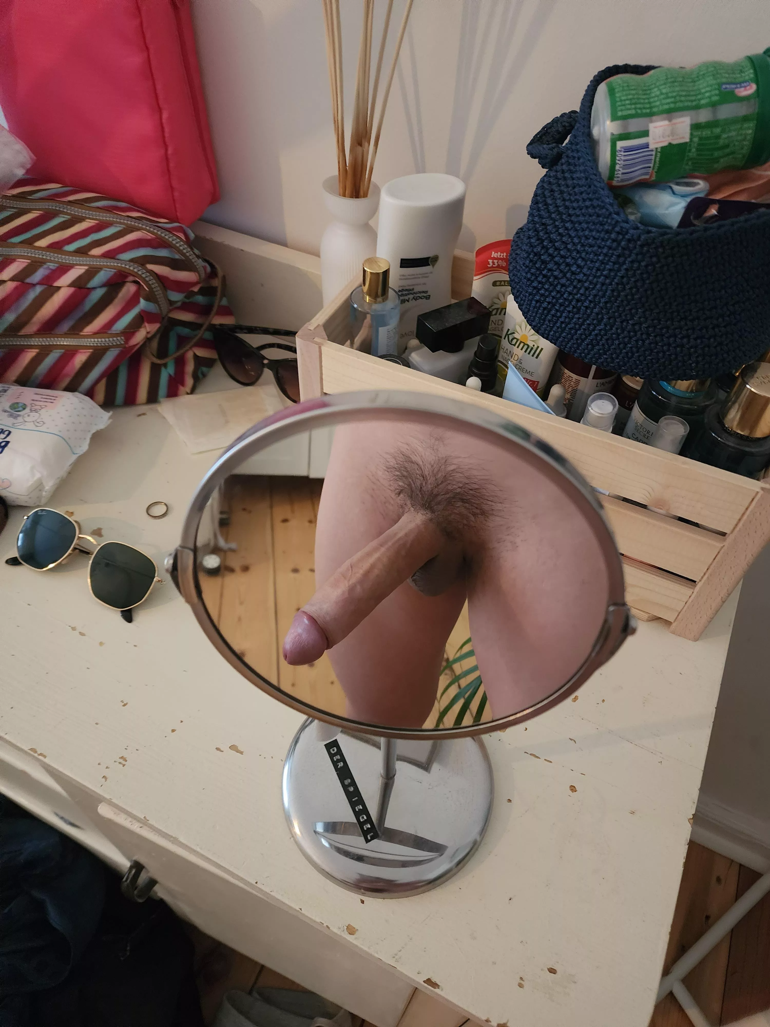 (25) Imagine waking up to this 👅