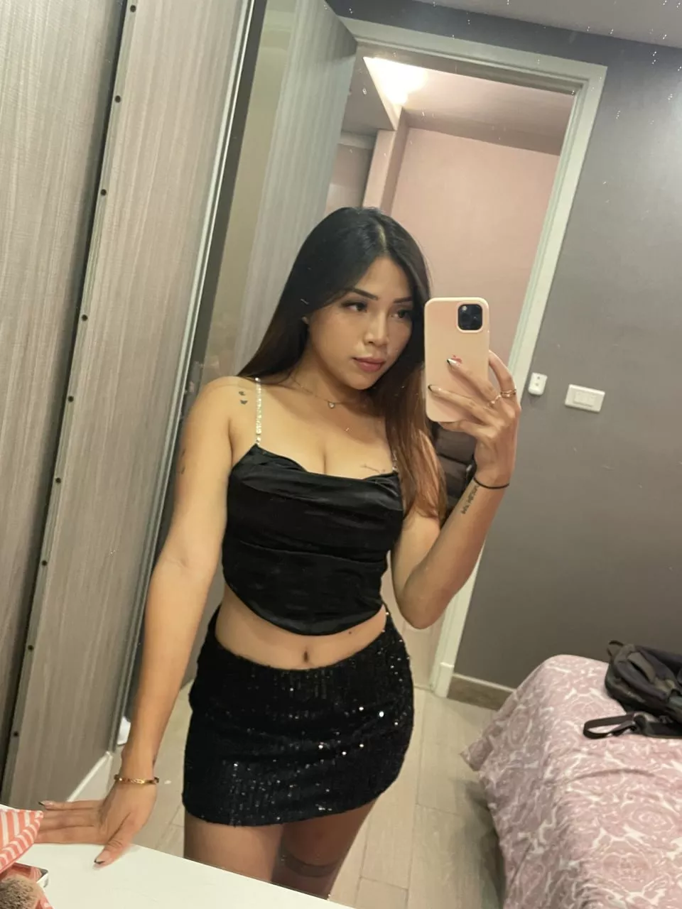 A casual pic of a baby in the mirror 🫦