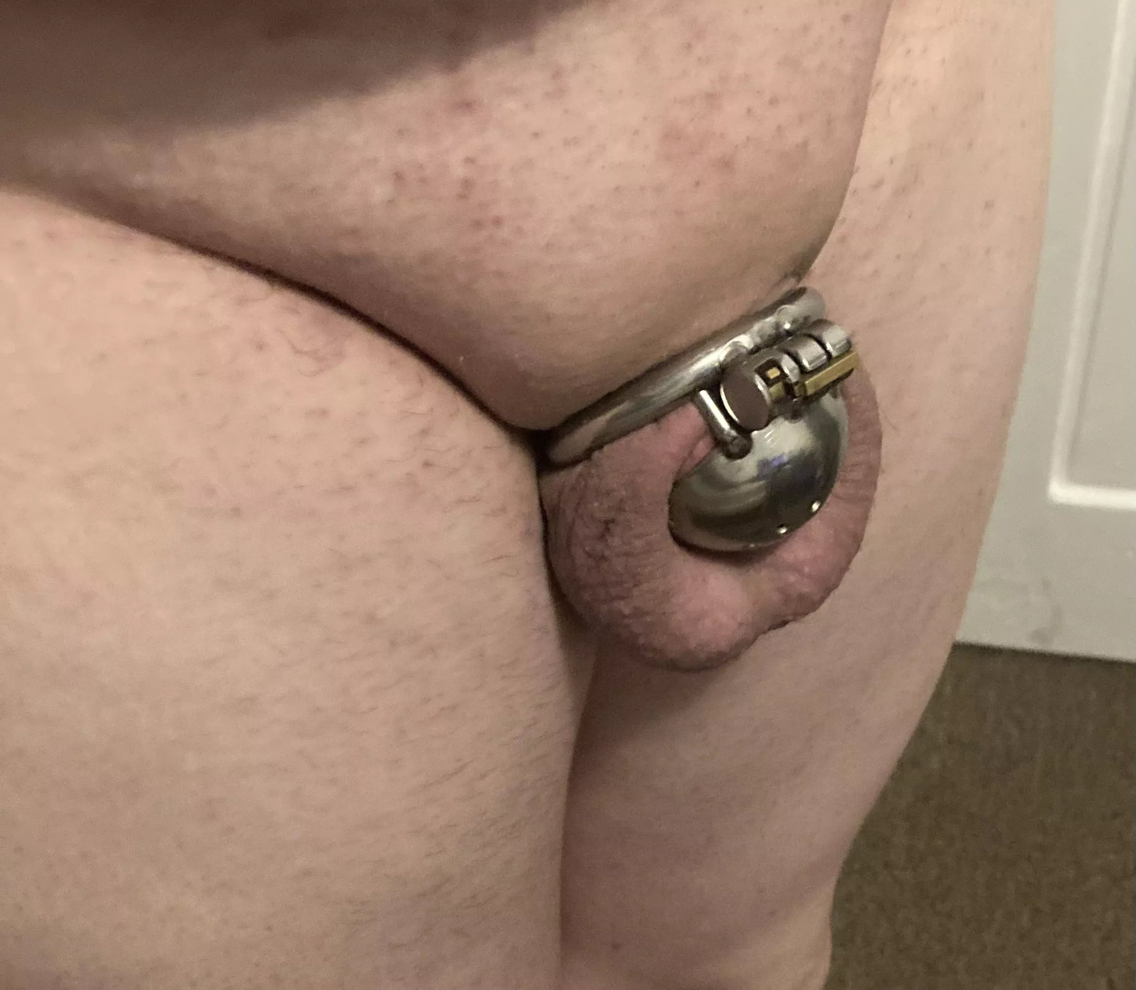 Chastity sissy in need of someone to check that I stay locked