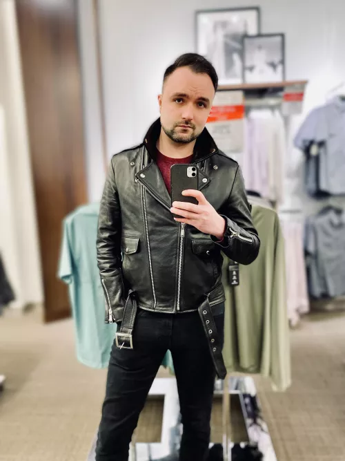 Day off vibes. Let’s chat!