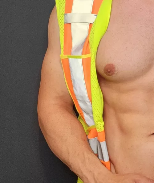 Do you like your man big 😏💪🏼..?