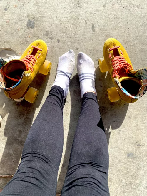 Even my knees got sweaty under my pads during this skate session 💦