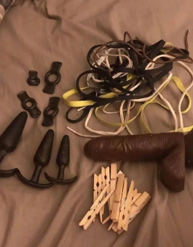 Get this toys ready for my task, I need to train you to be a better slave 🔞