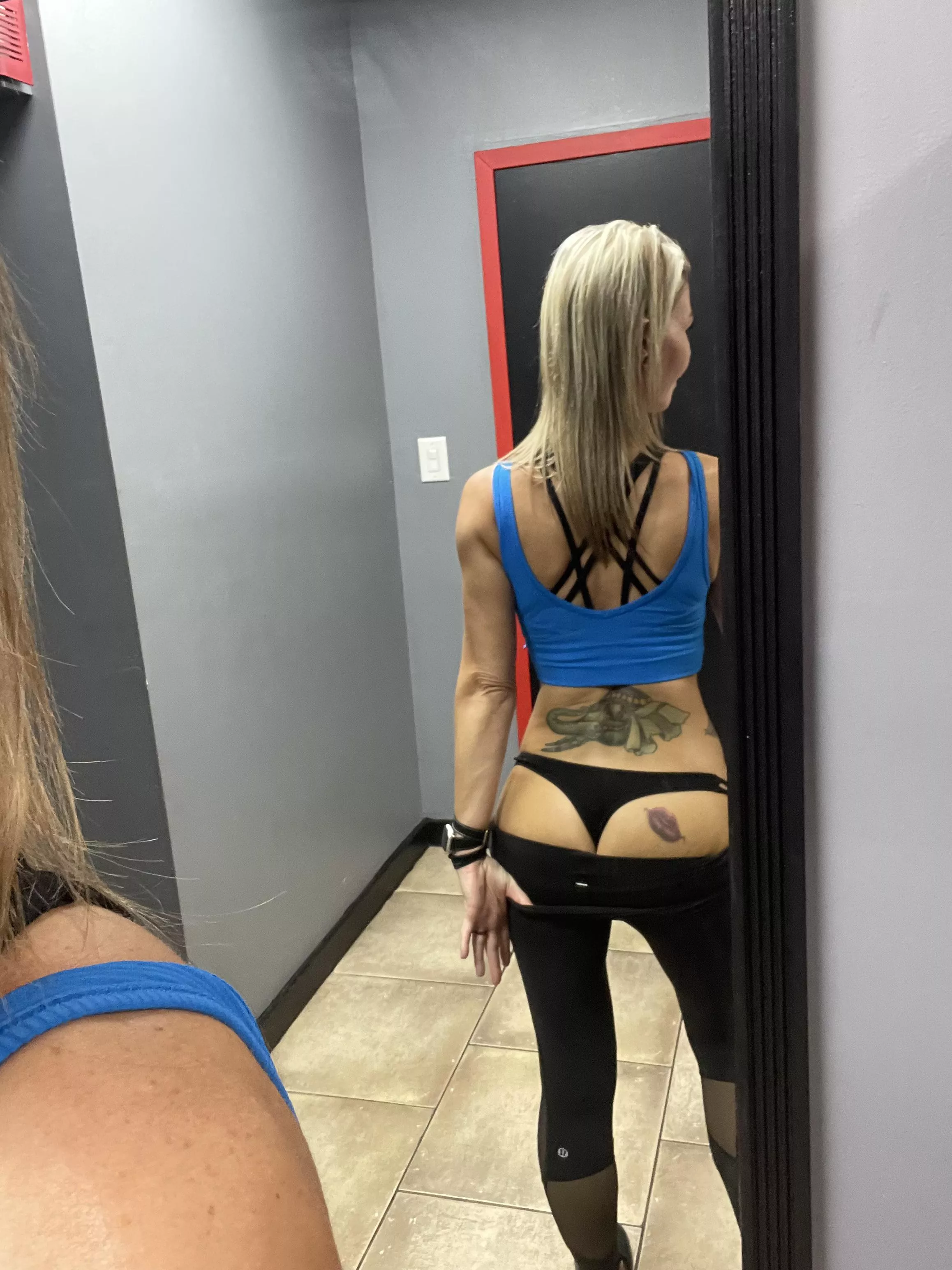 Going to test the squat limit of my Lulus today! Hope you don’t mind a 39 year old mom sharing.