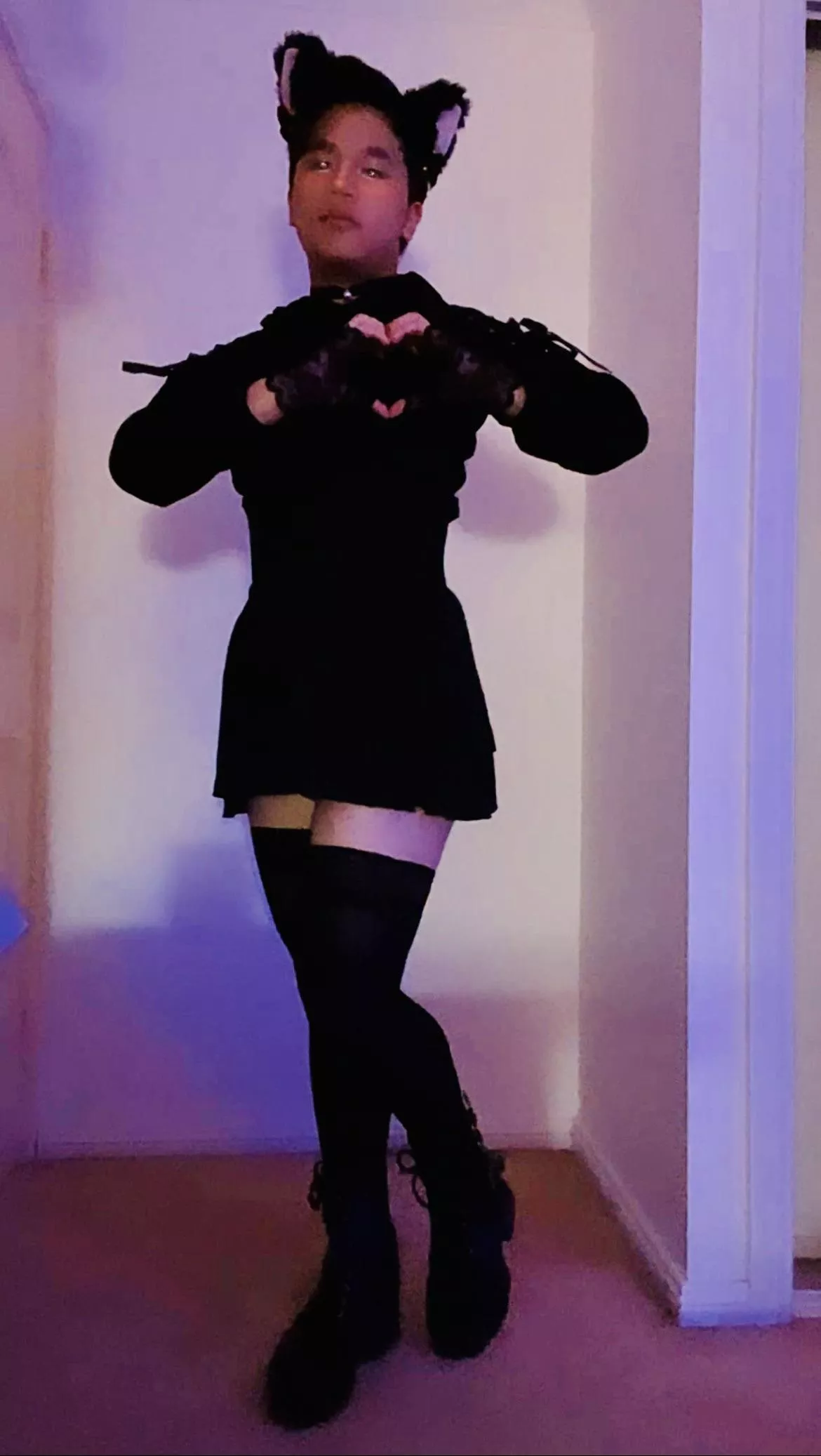 Got a new skirt ^w^ (sorry for bad pic quality)