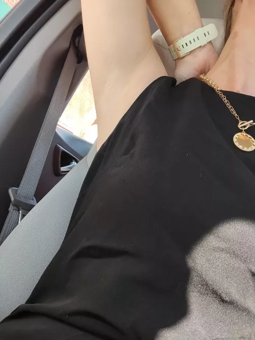 headed into my meetings I hope a few people sneak some looks 🥵😉