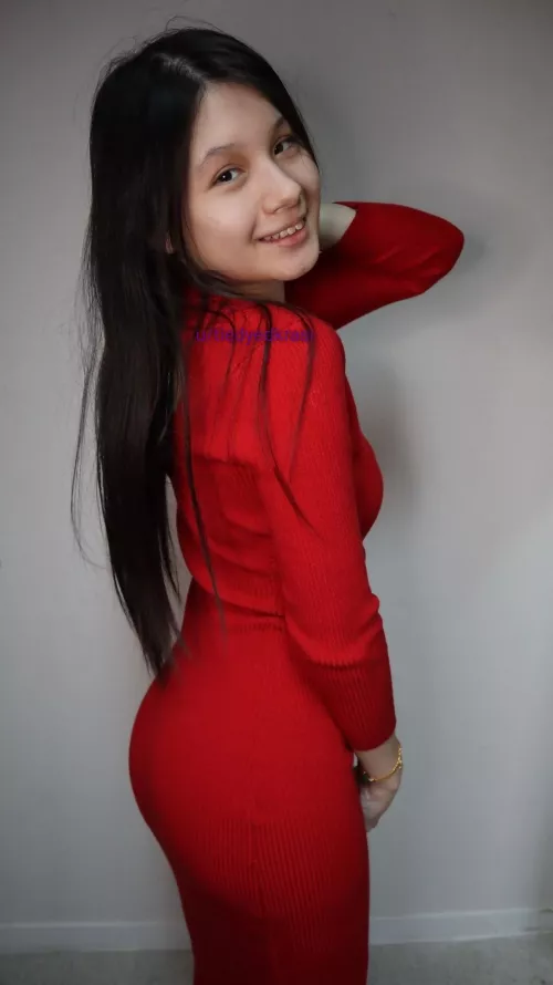 how's my curves on my tiny body