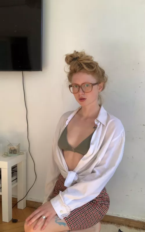 I look so hot when I wear glasses