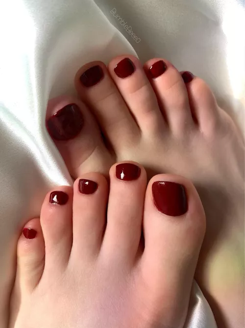 I love how shiny my nail polish is