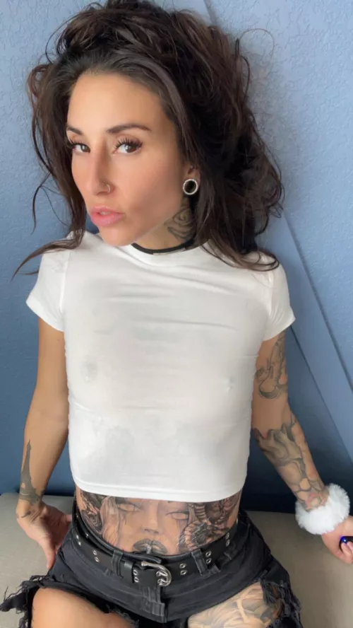 It’s Thursday and I’m thirsty af 31f mom of 2