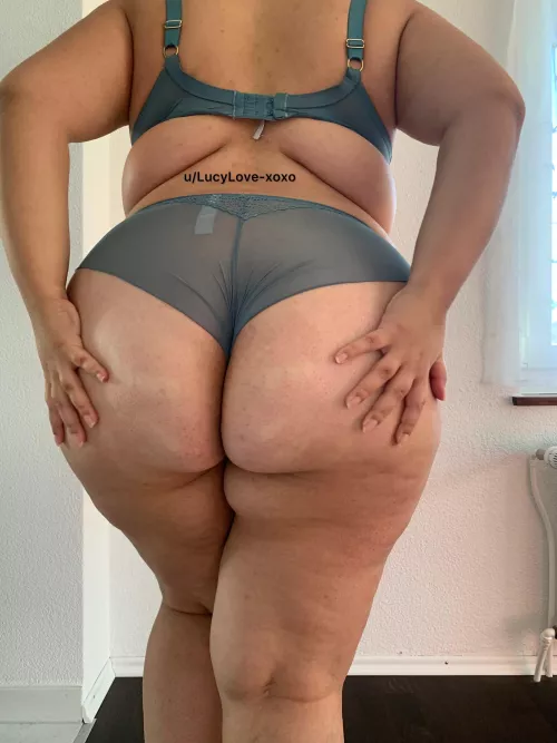 Leave your handprints on this ass