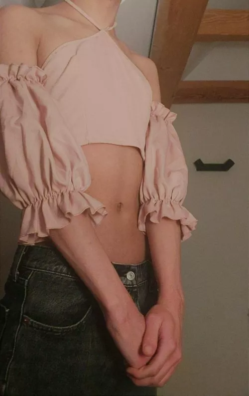 My skirt didn't come yet so jeans will have to do. What do y'all think? 😊