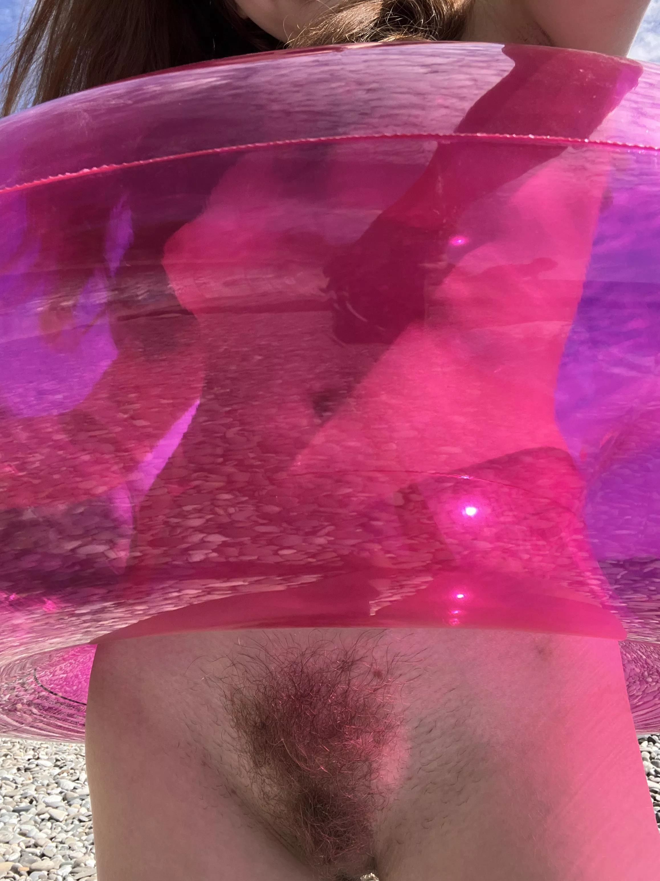 Shall we go to the beach together?