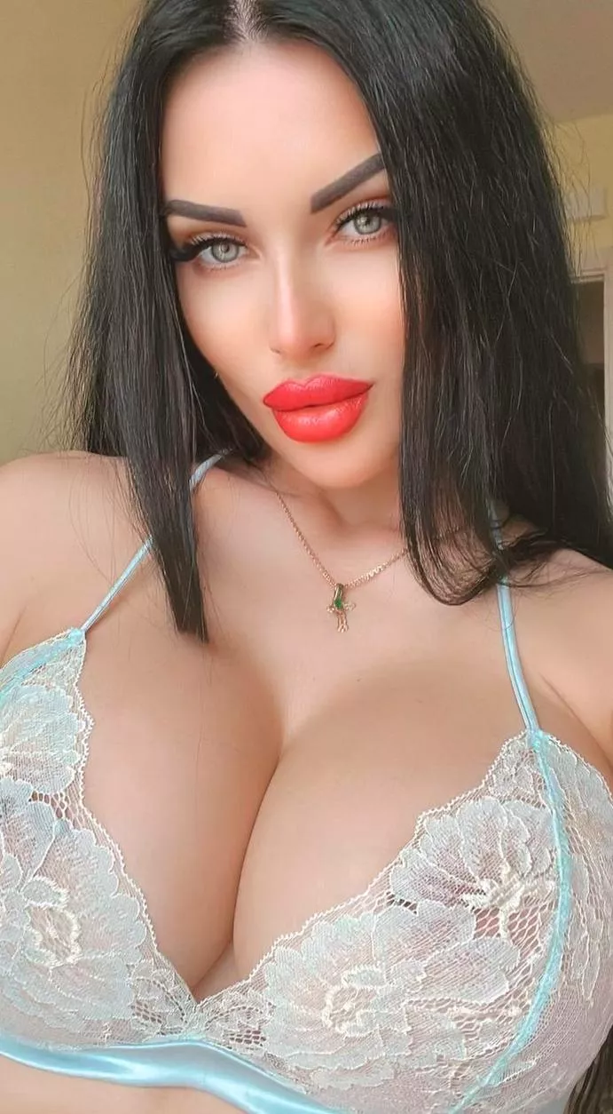 Tits or Lips, pick your poison