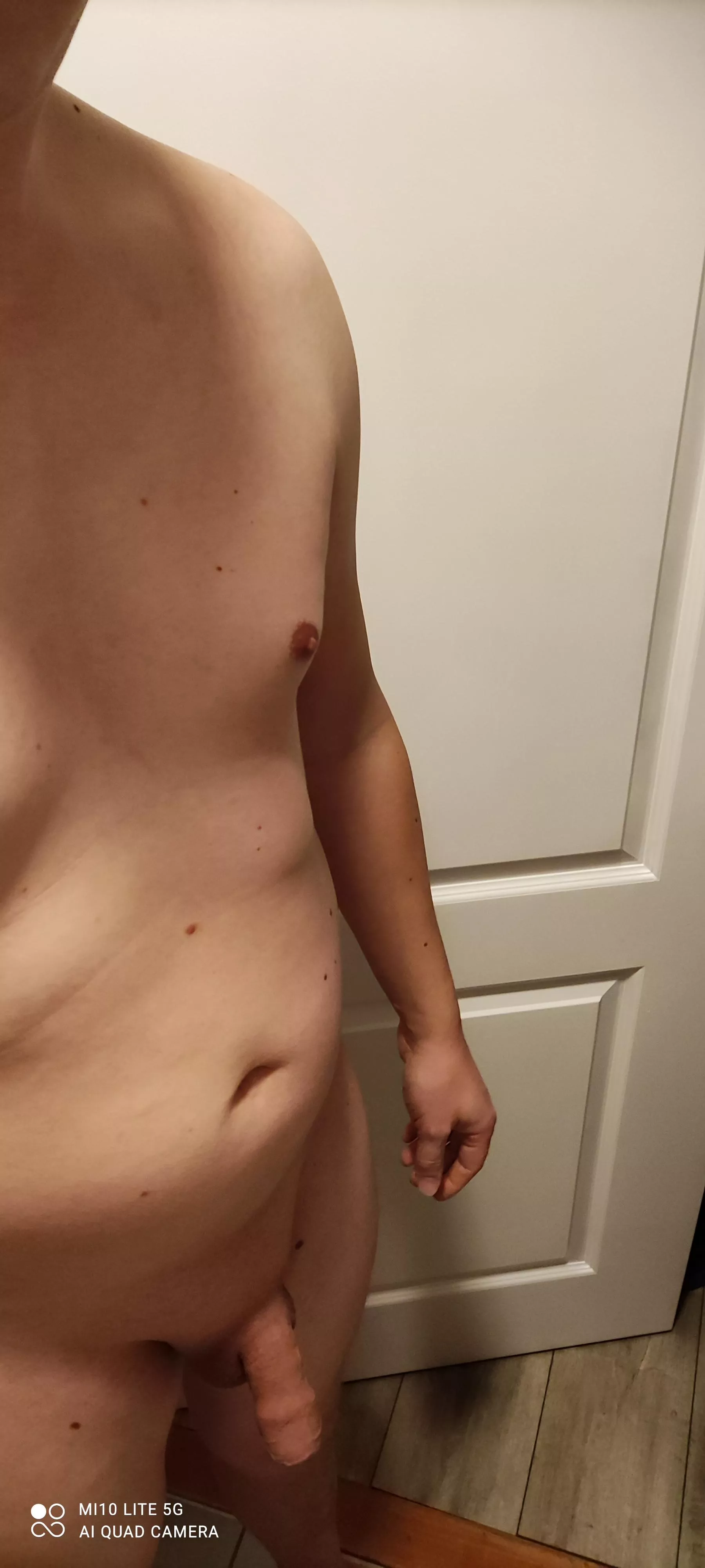 What do you think of this married dadbod? (M)
