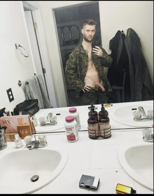 Who likes men in uniform? Hmu 😉 (24)