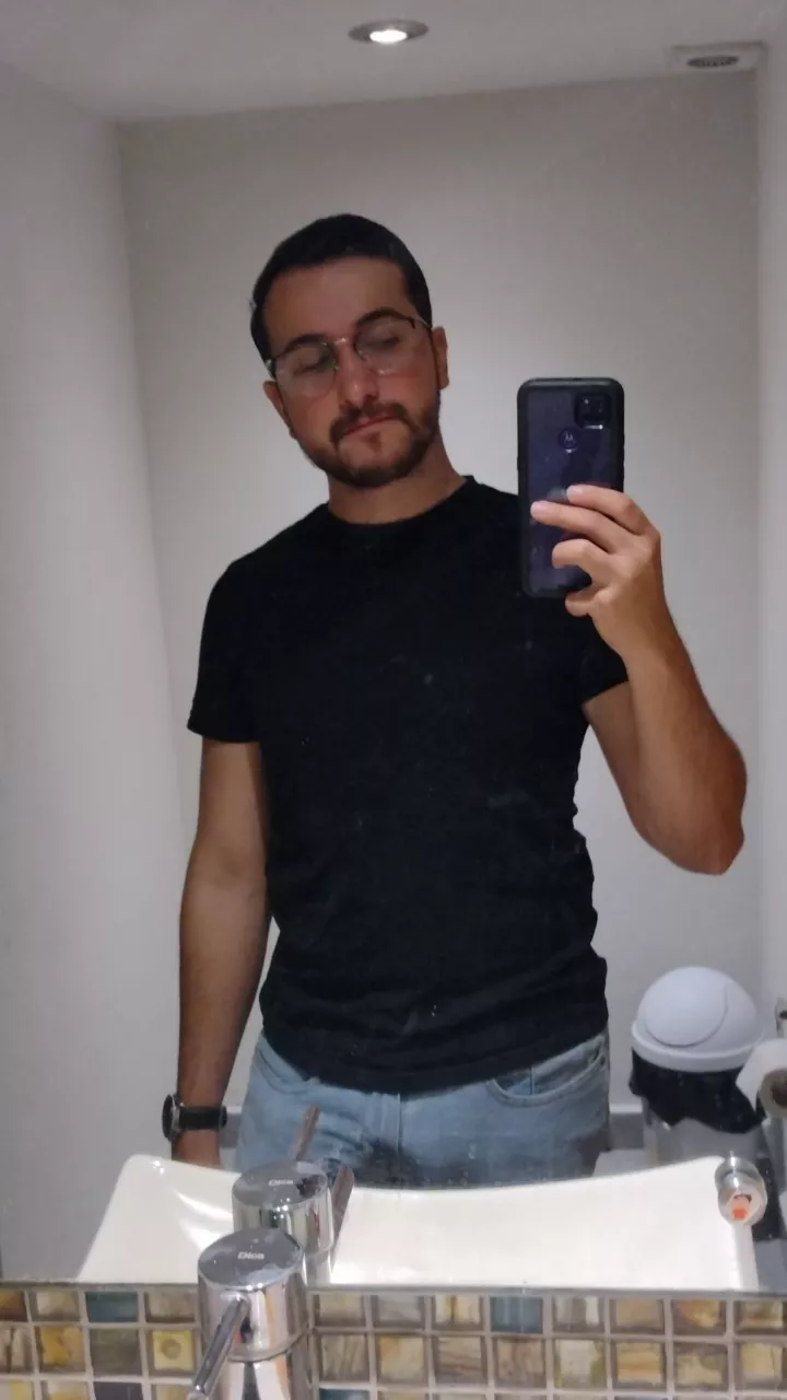 Work bathroom selfie 🌼