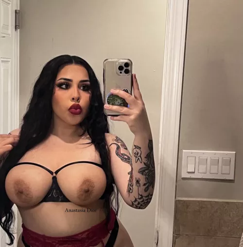 Would you jerk off to my nudes ?