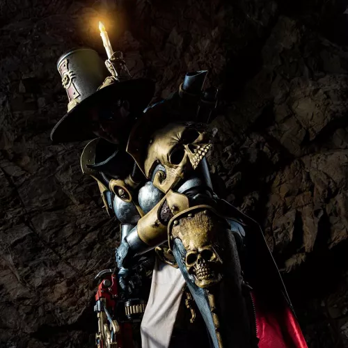 A little teaser shot of Inquisitor Greyfax, as a treat.