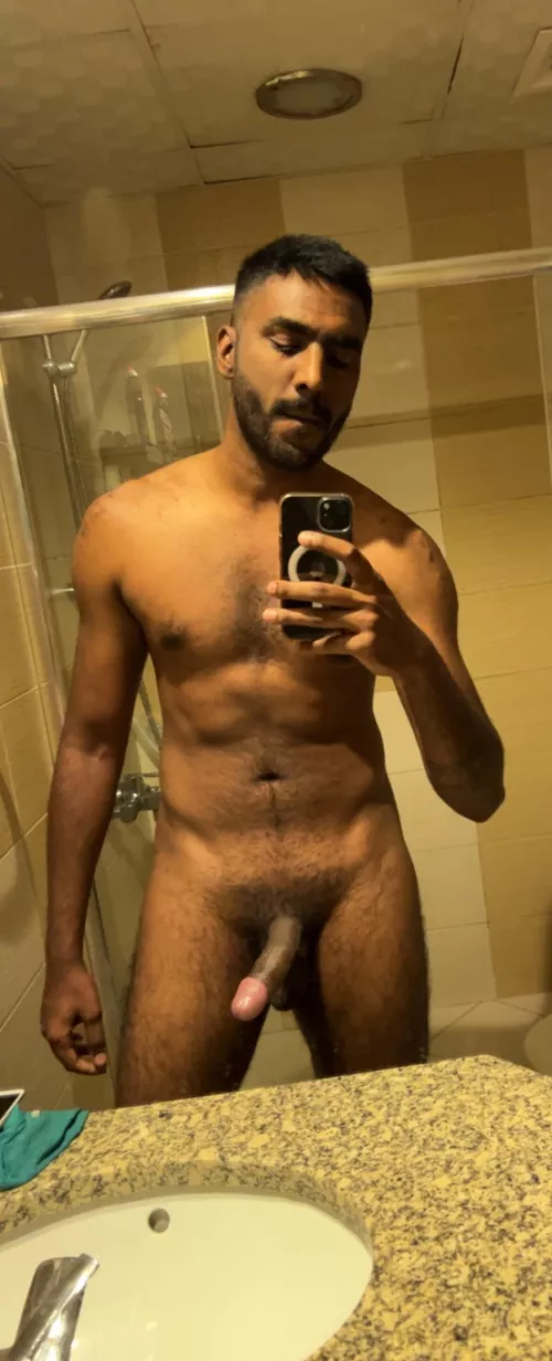 A little weekend gift for my babes in Dubai 😘DM to have this in you 😘