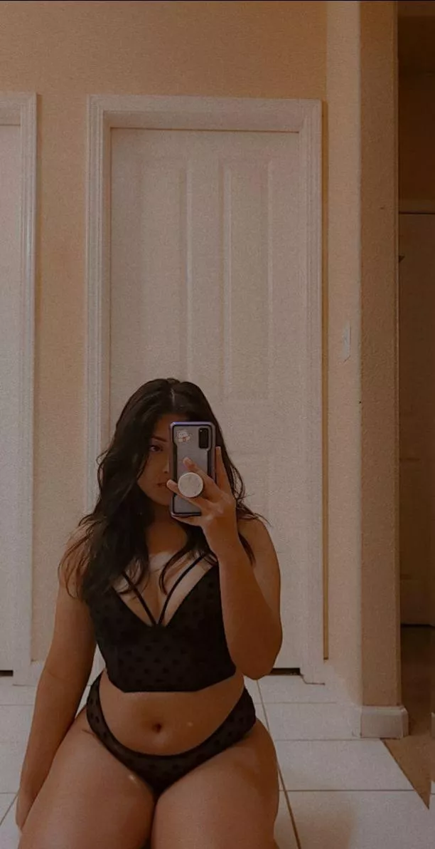 Does anyone like petite asians?