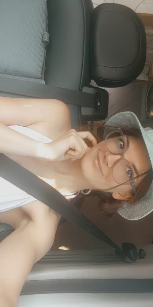 Enjoy a cute selfie today [F]