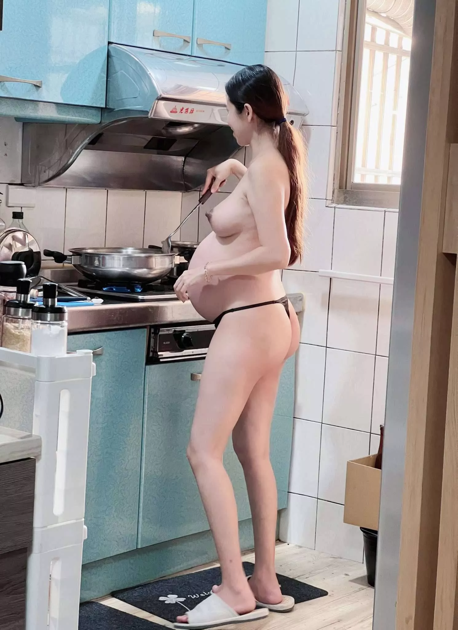 hope she's not cooking bacon