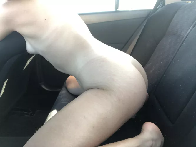 How many times a day would you fuck a mom with ass like mine?