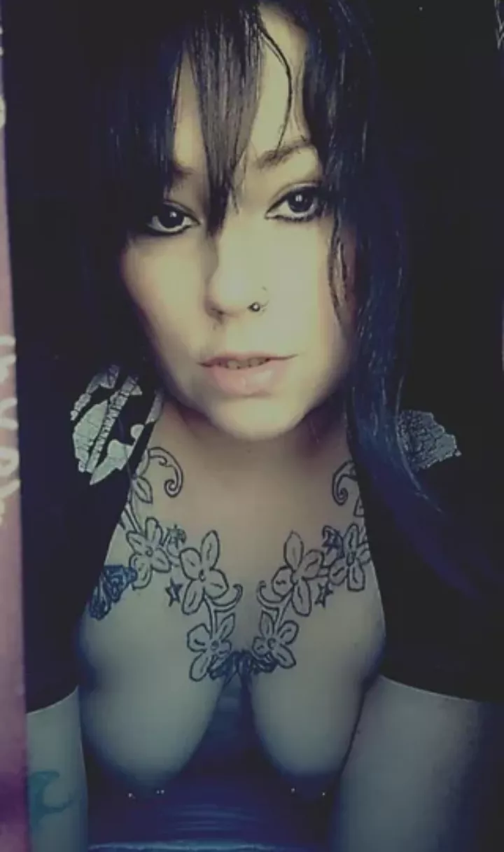 It's my BIRTHDAY!! Lend me your frosting please