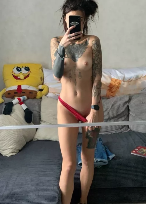 Small girls sometimes dream of big sizes 😏