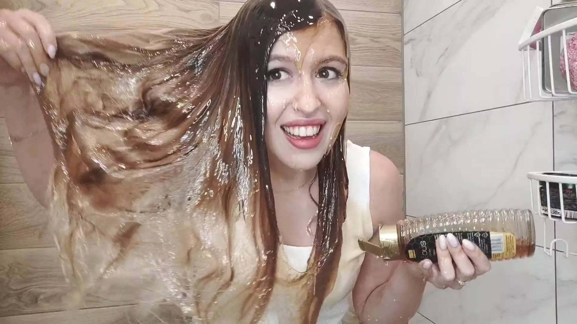 So much honey in her hair