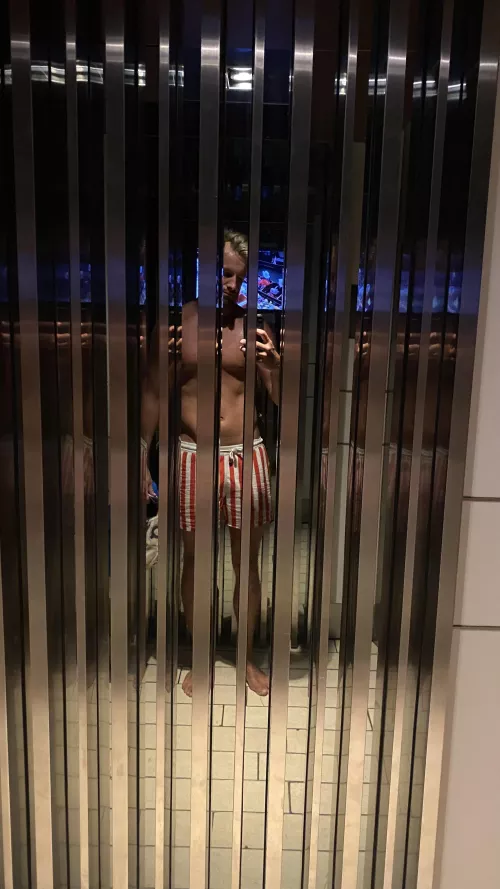 Cake day and elevator mirror🎂