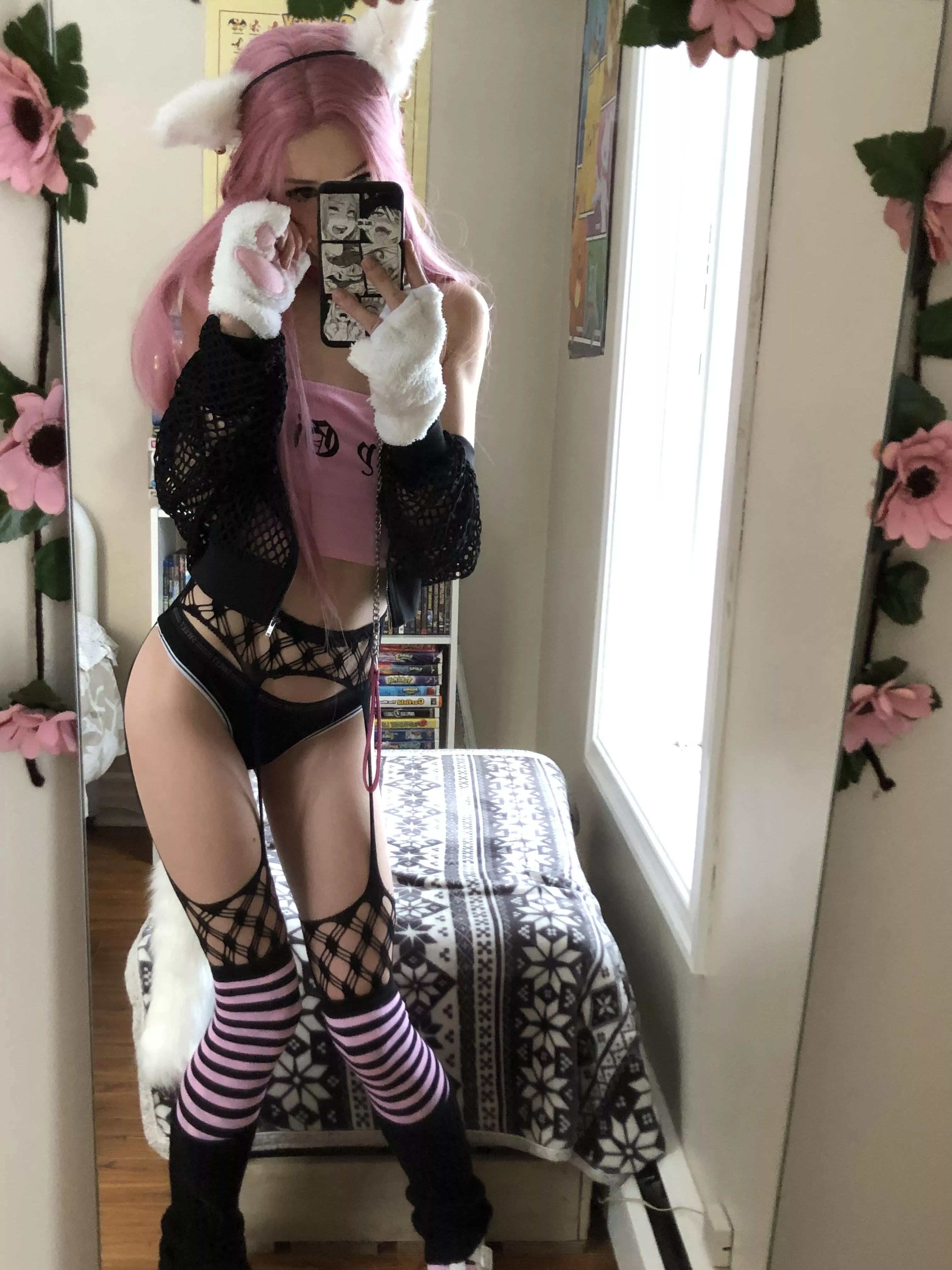 Can you give me a belly rub… But a little lower 👉👈