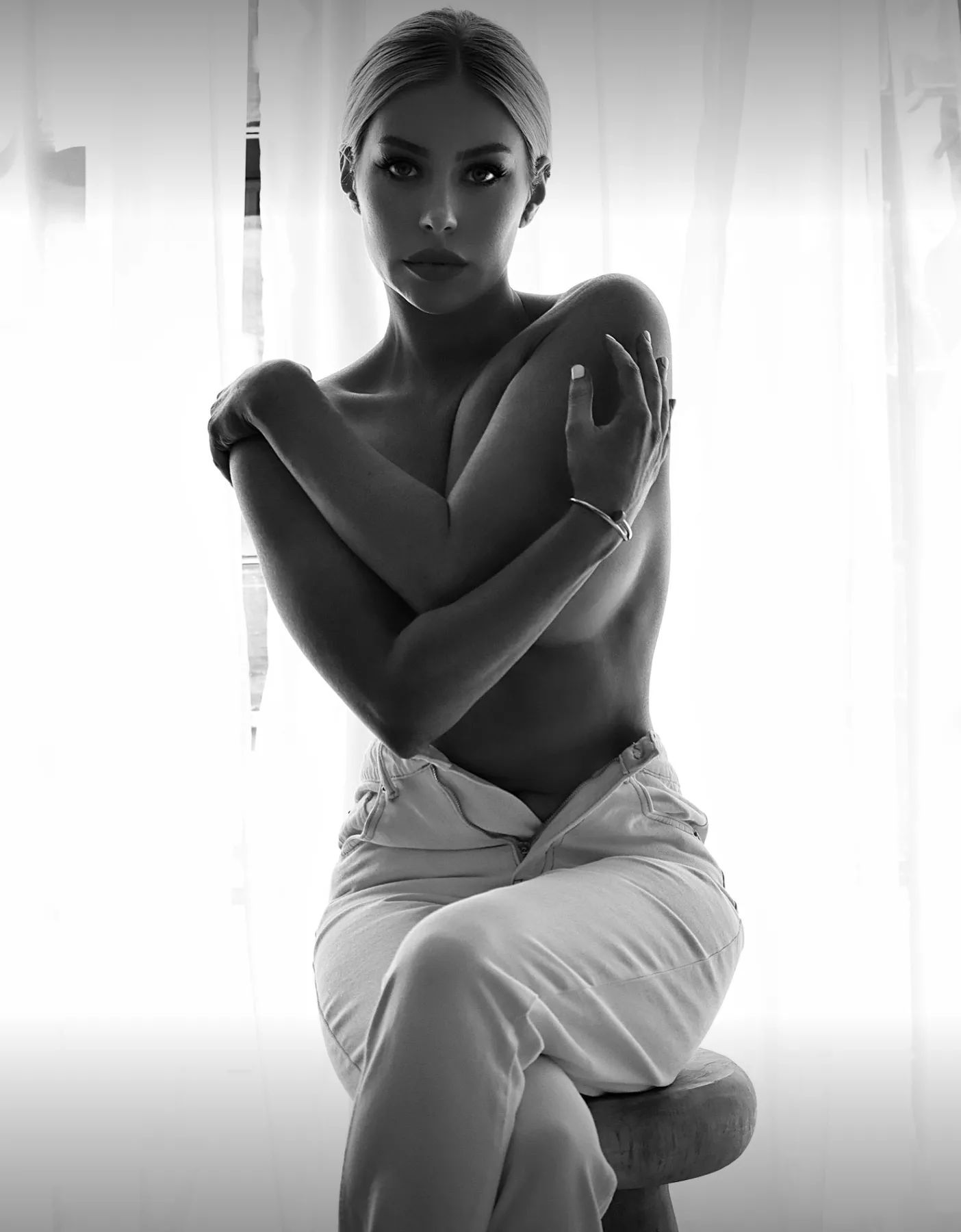 dare me to take down my hands 😍