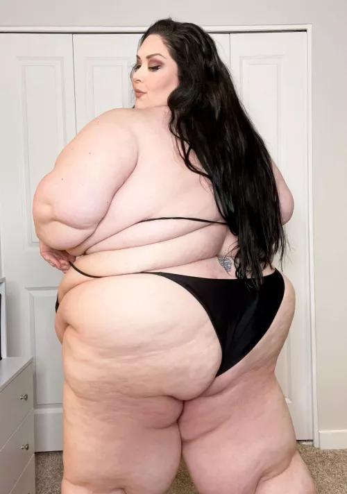 Dear universe, make my ass enormous 🙏🏻