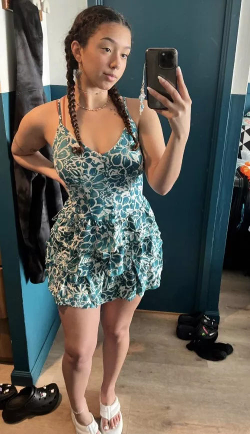 enjoying my weekend in LA! would you love to see what i had on under this dress??