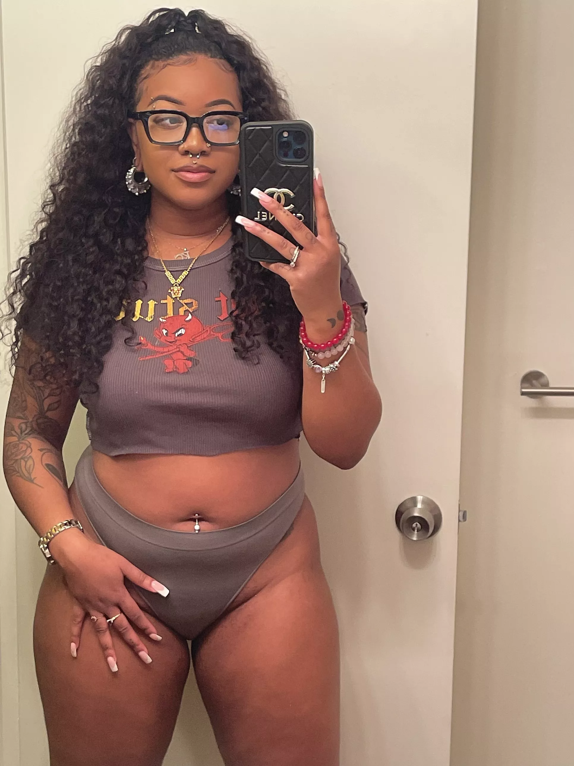 [f] my first post! cum say hello 😋