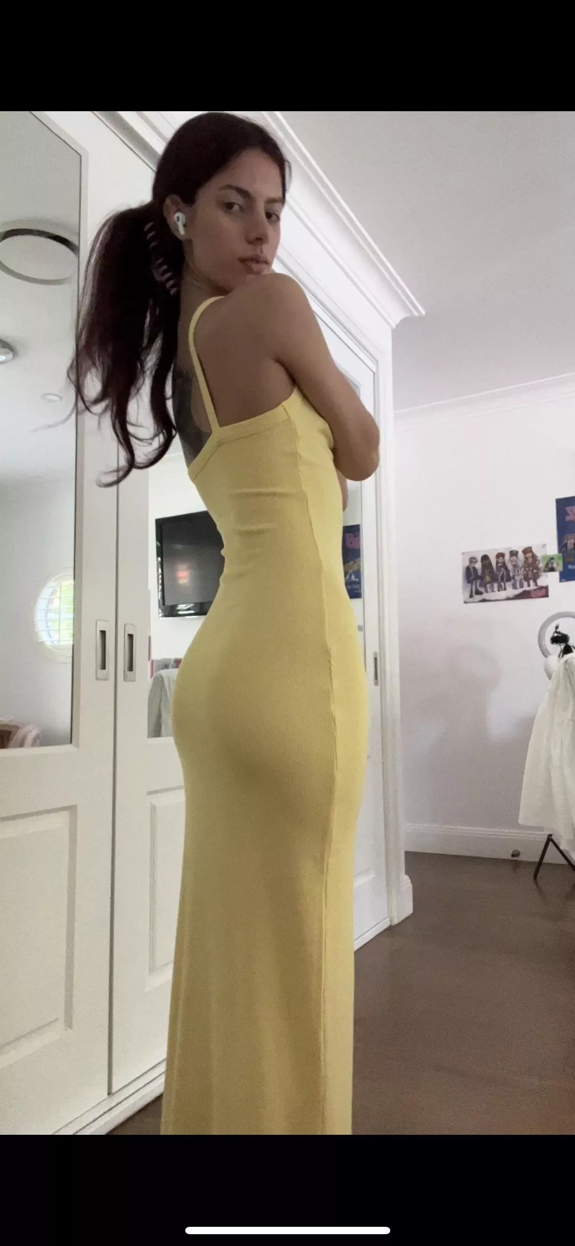 [f] My kink is sending nudes to married men